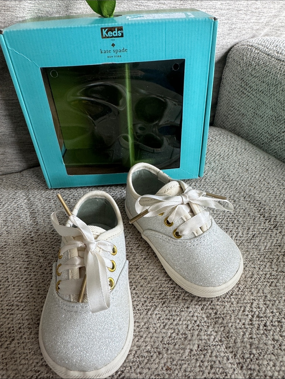 New in box Keds x kate spade Girls Cream Glitter Sneakers with Gold Eyelets